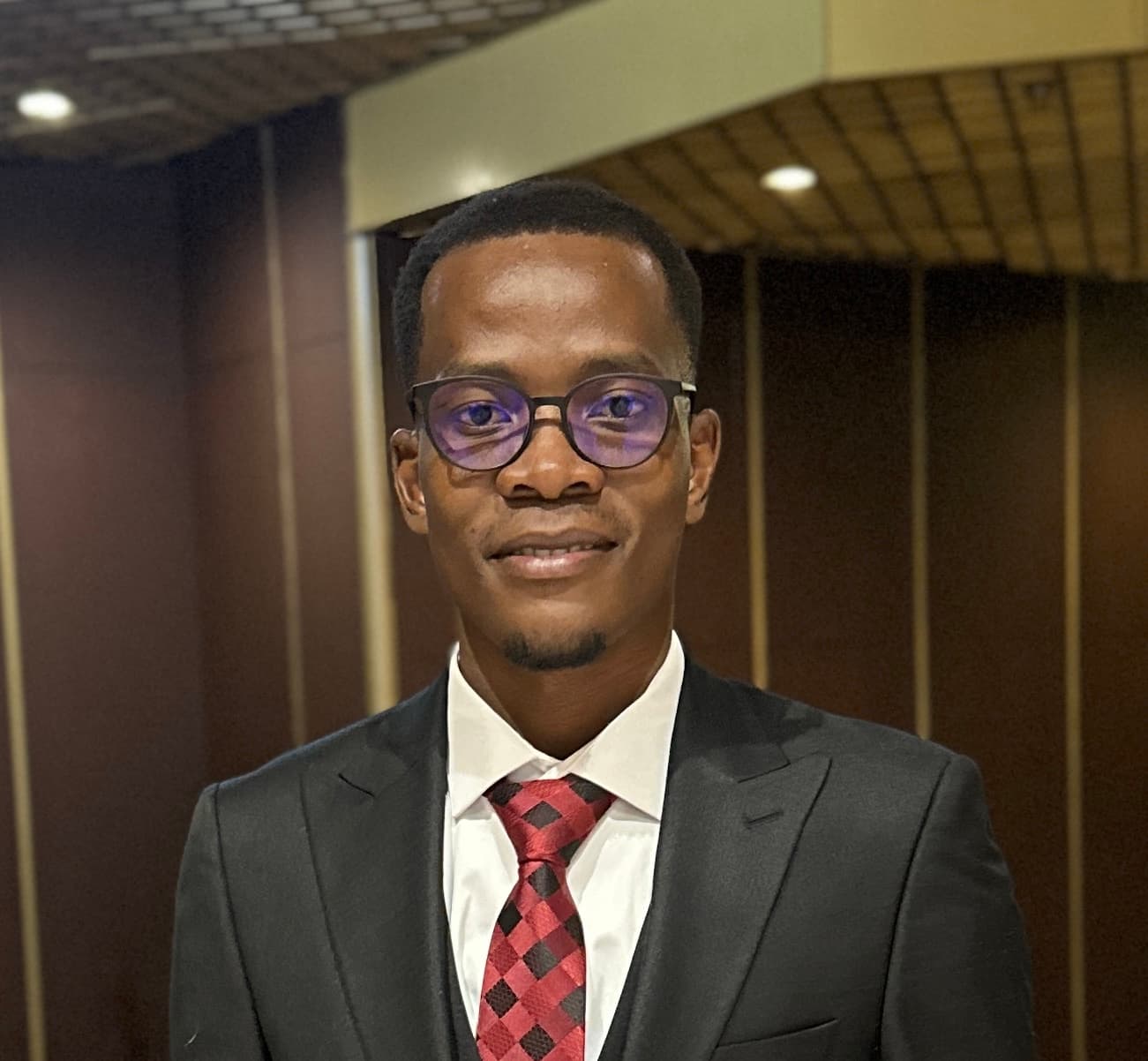 Andile Mbele